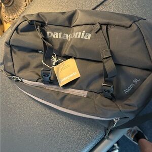 Patagonia atom sling